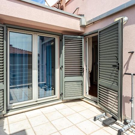 Villa Violeta With The Sea View, 3 Min Walk To The Beach สปลิท ภายนอก รูปภาพ