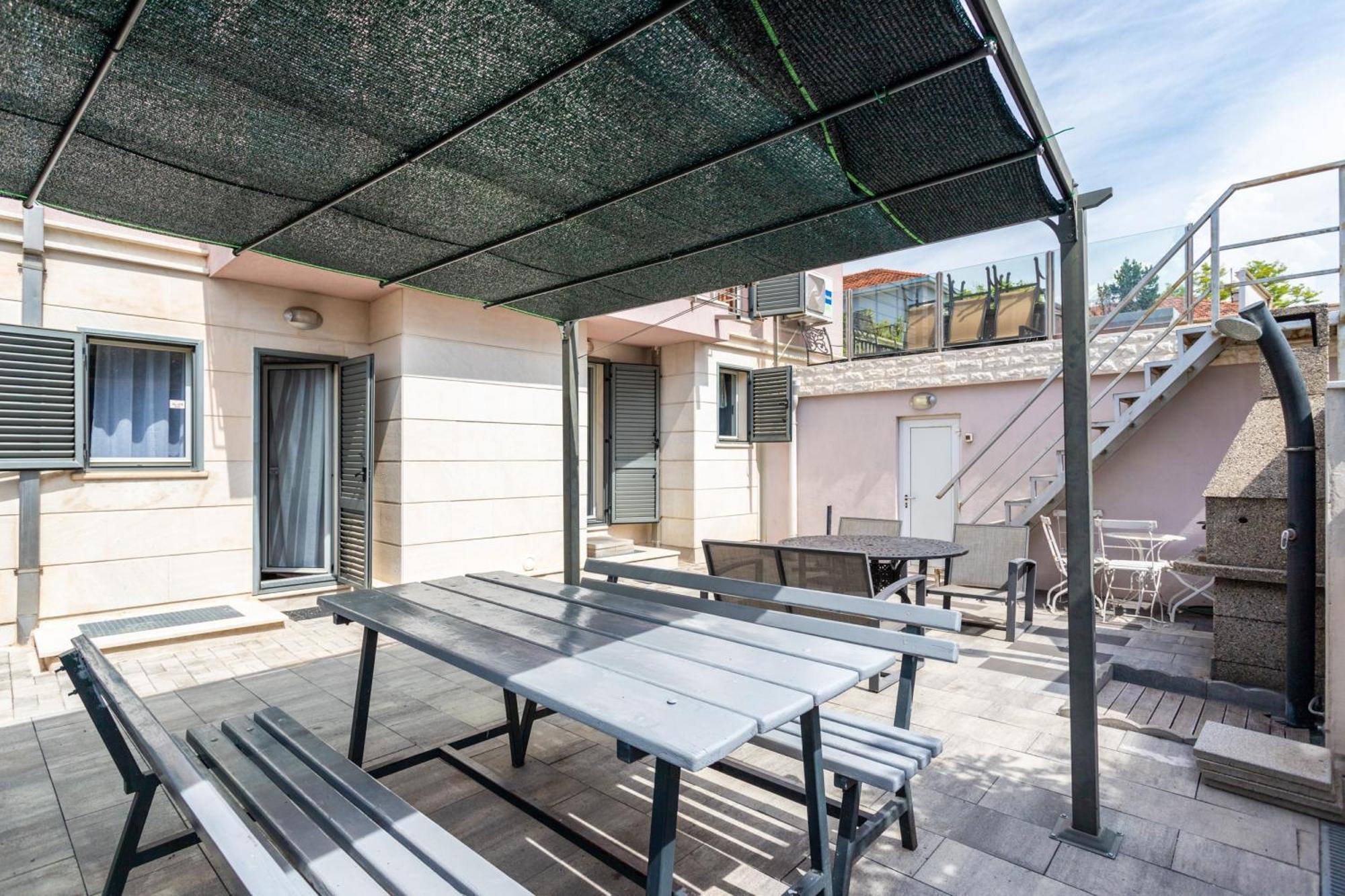 Villa Violeta With The Sea View, 3 Min Walk To The Beach สปลิท ภายนอก รูปภาพ