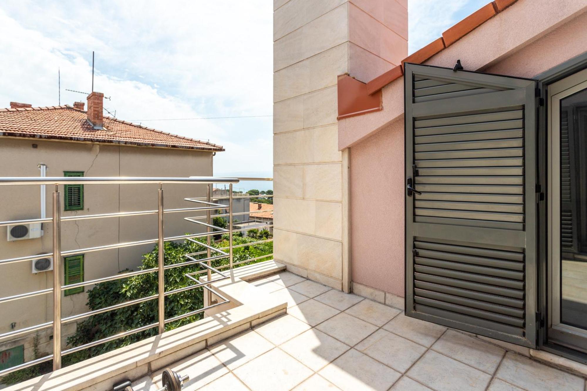 Villa Violeta With The Sea View, 3 Min Walk To The Beach สปลิท ภายนอก รูปภาพ