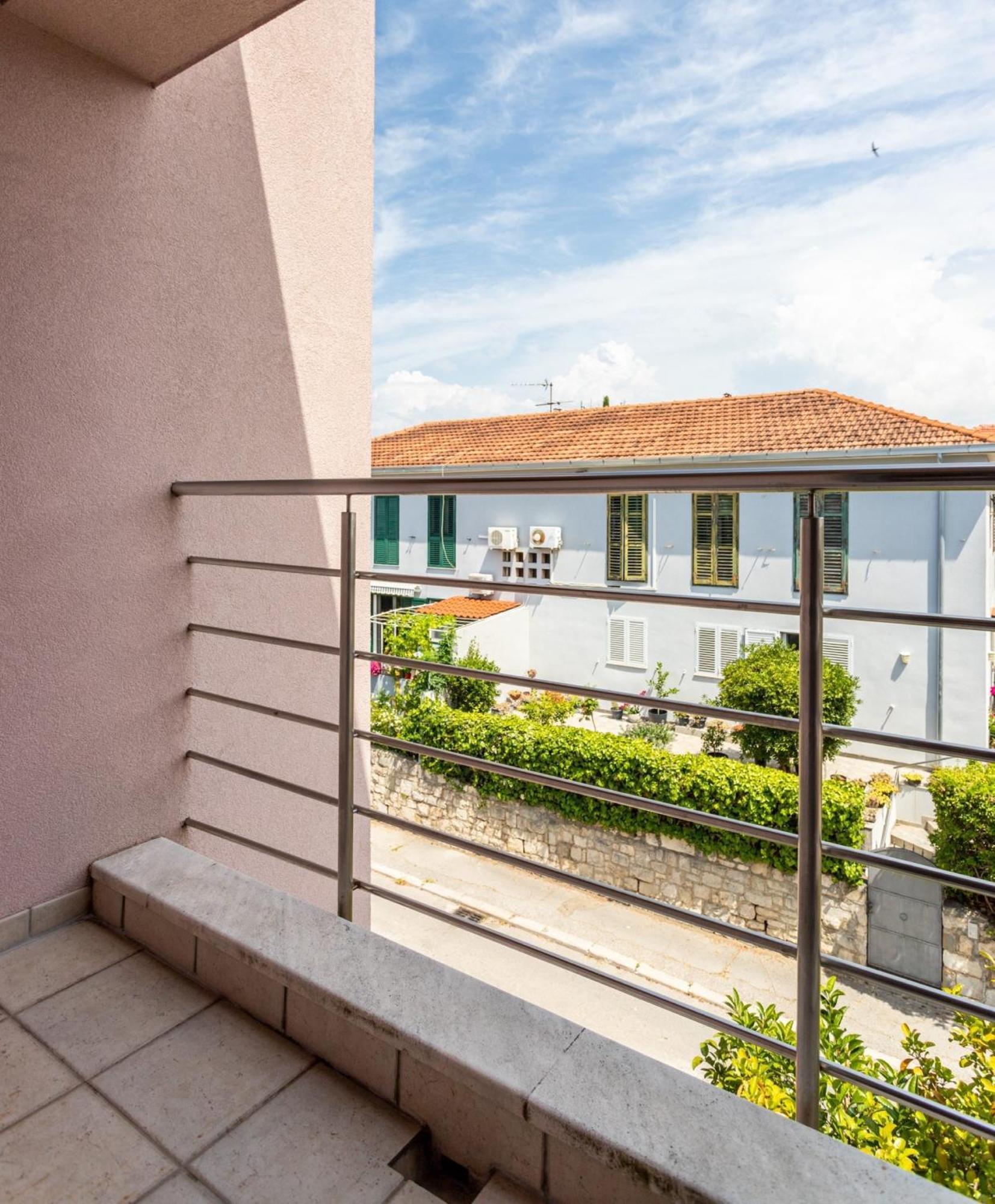 Villa Violeta With The Sea View, 3 Min Walk To The Beach สปลิท ภายนอก รูปภาพ
